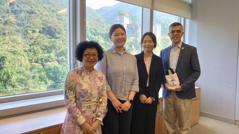 Group photo of Ms Yejin Park (2nd left) and Ms Minju Jung (2nd left) with Dr Ken Yau(1st right), Head of Global Affairs and representative of Global Exchange Committee