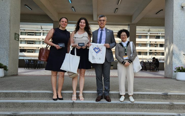 Camélia Aissat 女士 (右二)、 Coraline Simoes (右一) 與環球事務主管丘梓勤博士(左二)及環球事務經理葉美華女士合照