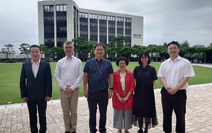 Group photo of President Seong Keun Yi (3rd left), Mr Il Kim (far left), Mr Sehyuk Oh (far right) from Sungshin Women's University with the HSUHK delegation taken on 9 July