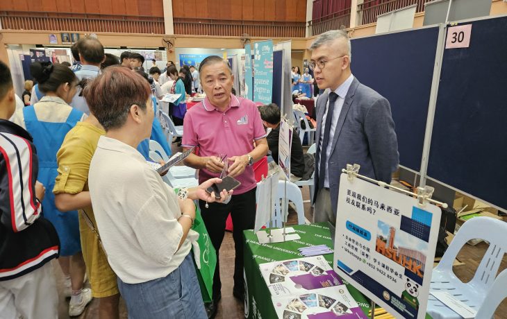 Representing HSUHK at the Chong Hwa Education Fair in Kuala Lumpur to connect with future international students and parents.