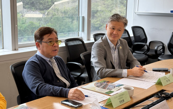 Professor Joshua Mok, Provost and Vice-President (Academic and Research) and Dean of Graduate School (left), and Dr Josiah Chan, Vice-President (Organisational Development) received the visiting delegation from Shandong Weifang University.