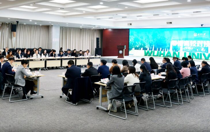 Delegates were engaged in discussions on joint talent cultivation and co-development of research platforms at the Hubei-Hong Kong Forum at Wuhan University.
